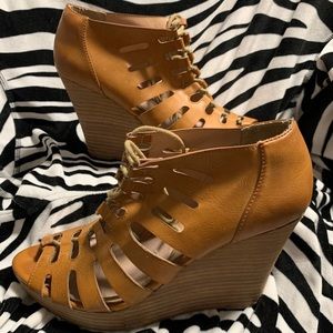 Wedge lace up style 4in heals